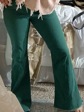 Tinseltown Bell bottoms Flare leg Hippie 70’s vibe Pull up Green Women’s pants